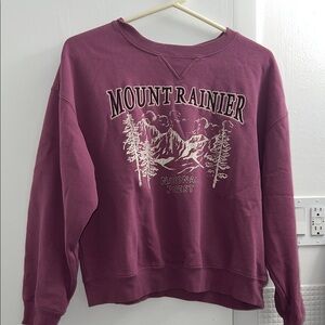 H&M Mount Rainier Graphic Sweatshirt